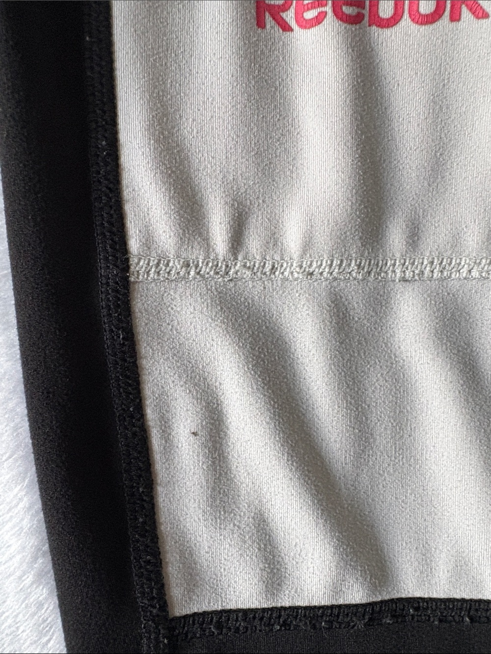 Reebok Black and White Capri Leggings with Pink Logo - Picture 5 of 9
